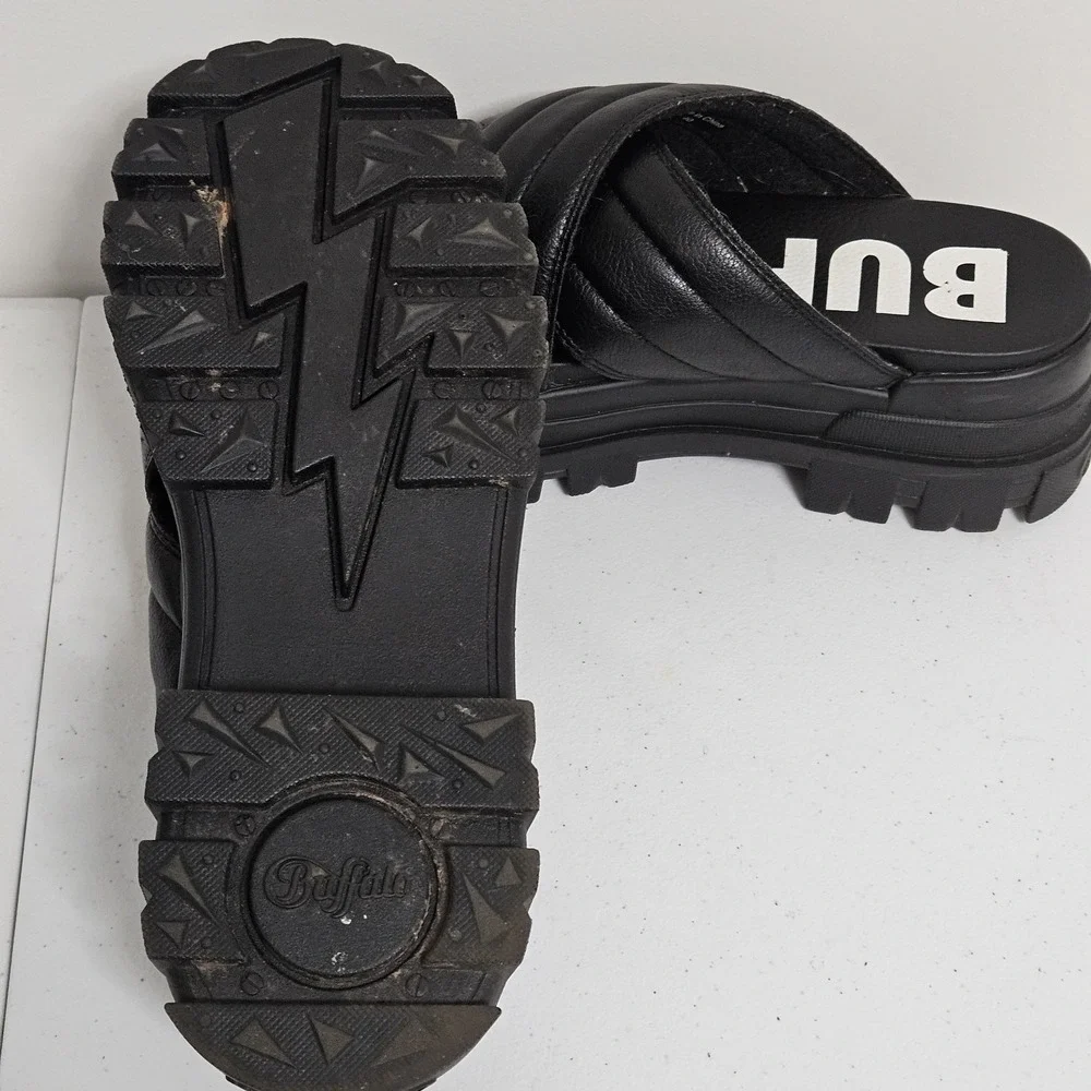 Buffalo Platform Slides Womens‎ 40 Black Quilted Crisscross Lug Sole Sandals